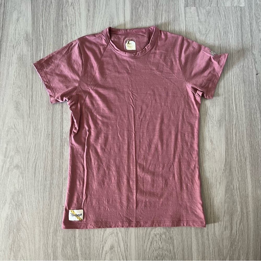 Tracksmith harrier short sleeve tee in rosewood